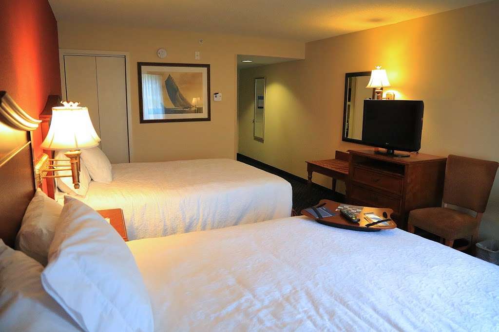 Hampton Inn Easton | 8058 Ocean Gateway, Easton, MD 21601 | Phone: (410) 822-2200