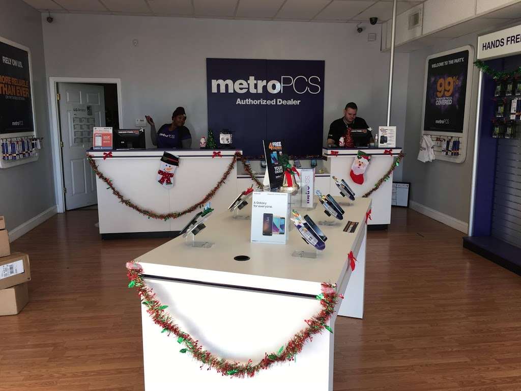 Metro by T-Mobile | 1515 N Arlington Ave, Indianapolis, IN 46219, USA | Phone: (317) 992-2430