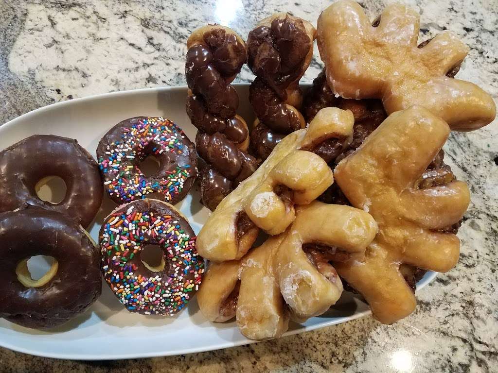 Grand Donuts | 21920 Bulverde Rd, San Antonio, TX 78259, USA | Phone: (210) 481-2002