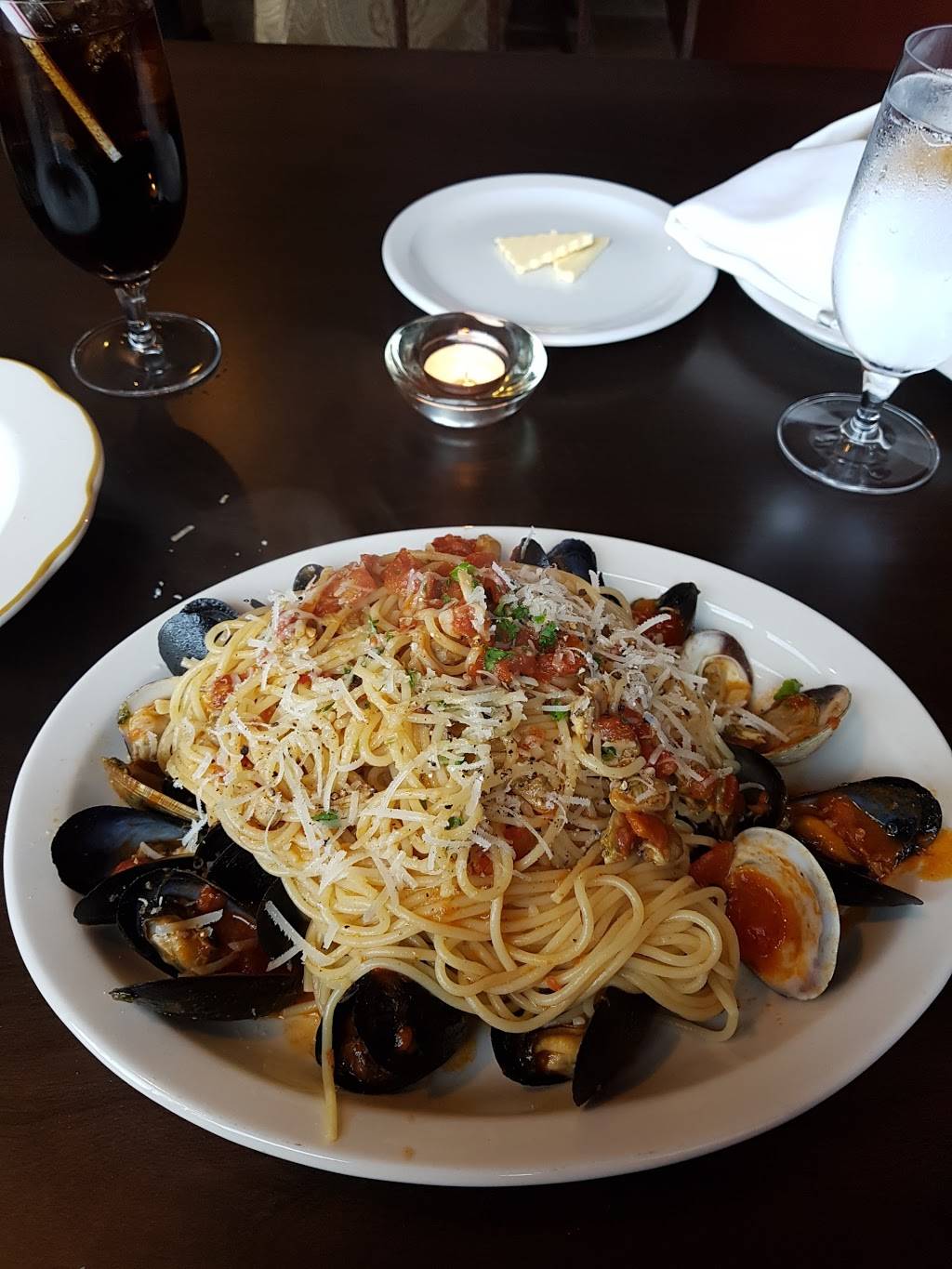 Bacchus Ristorante | 614 Erie St E, Windsor, ON N9A 3X9, Canada | Phone: (519) 977-7306