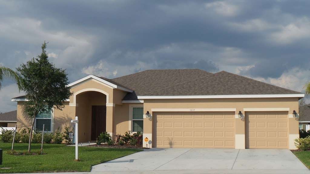 Angela Jaspon, Real Estate Agent, Home Wise Realty Group | 7586 Park Springs Cir, Orlando, FL 32835 | Phone: (407) 235-0093