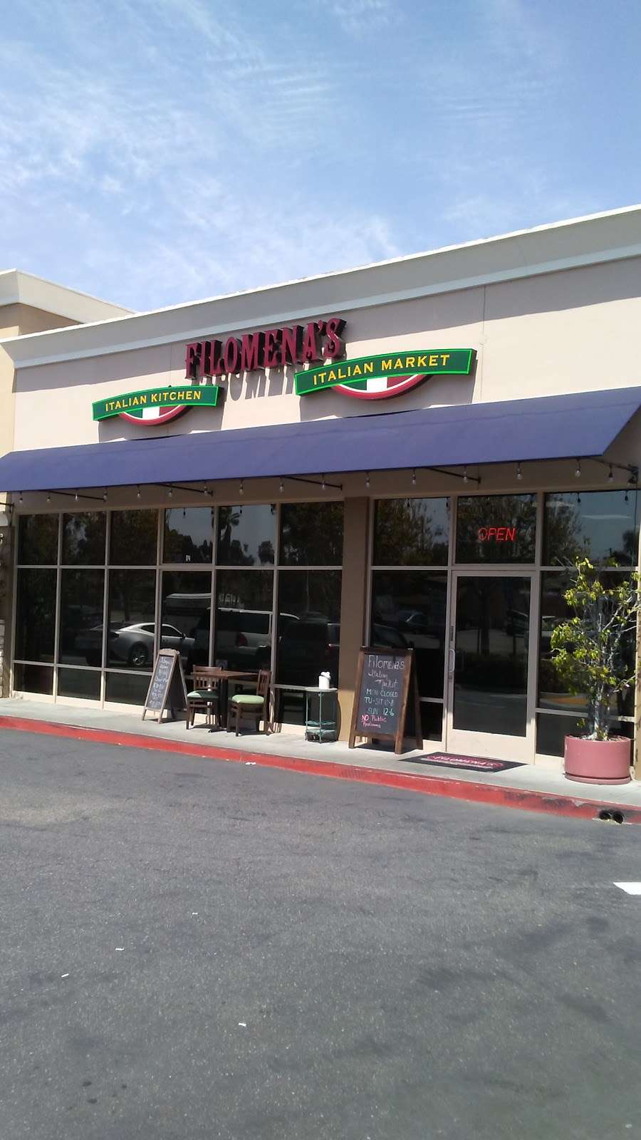 Filomenas Italian Kitchen & Market | 2400 Newport Blvd, Costa Mesa, CA 92627, USA | Phone: (949) 642-3810