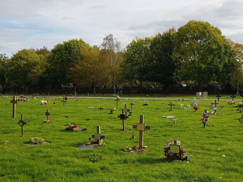 Trent Park Cemetery | Cockfosters Rd, Barnet EN4 0DZ, UK | Phone: 020 7527 8300