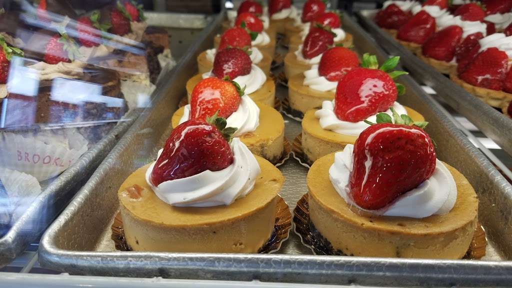 Rimini Bakery | 6822 Bay Pkwy, Brooklyn, NY 11204, USA | Phone: (718) 236-0644