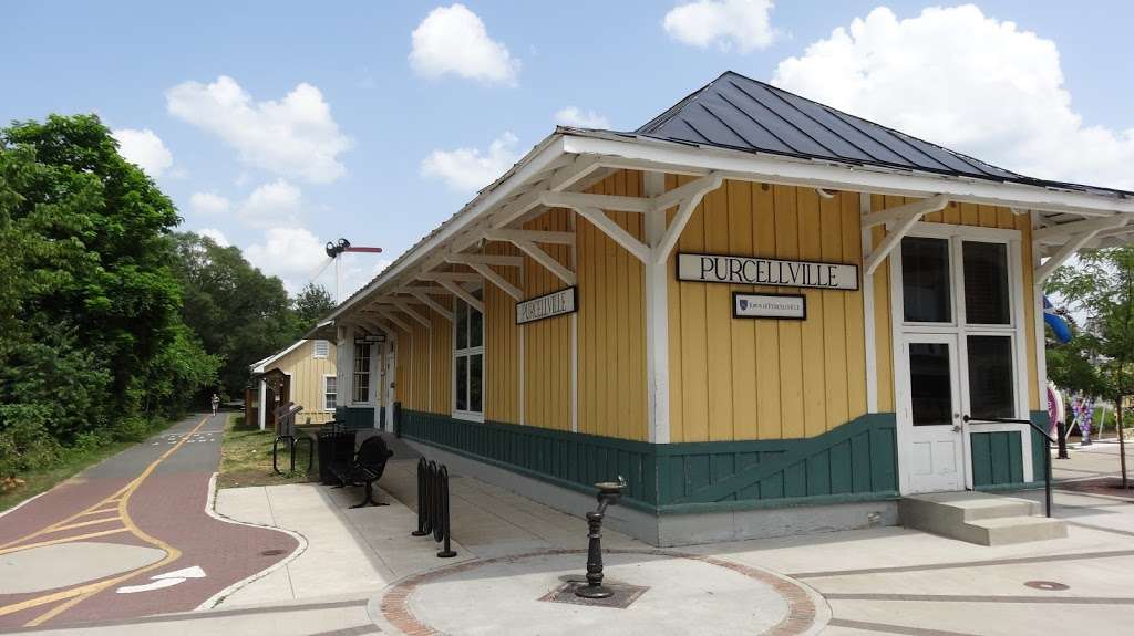 Town of Purcellville Train Sta | 200 N 21st St, Purcellville, VA 20132 | Phone: (540) 338-1451