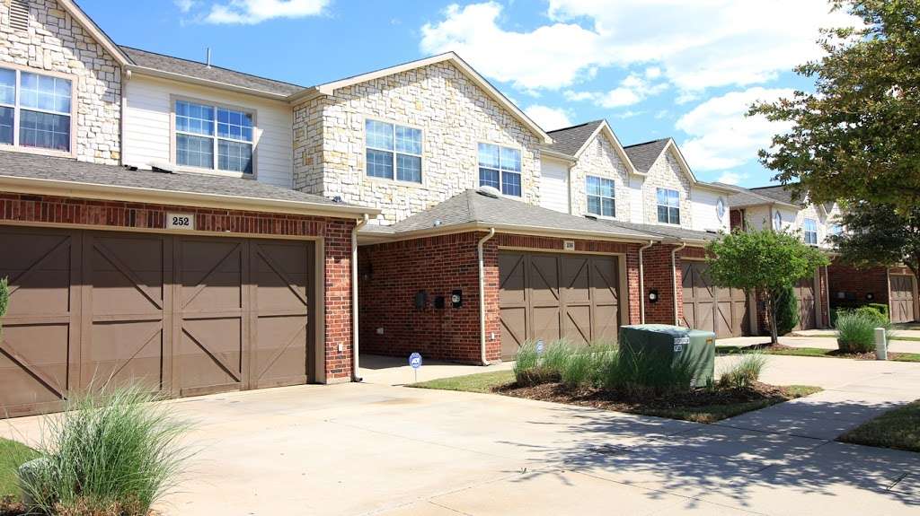 Estates Of Coppell Townhomes | 253 Club Cir, Coppell, TX 75019 | Phone: (972) 393-0399