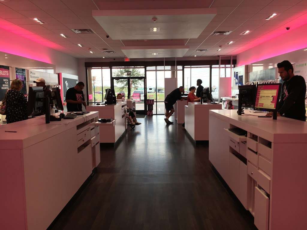 T-Mobile | 2813 Business Center Dr Ste 103, Pearland, TX 77584, USA | Phone: (713) 436-0048