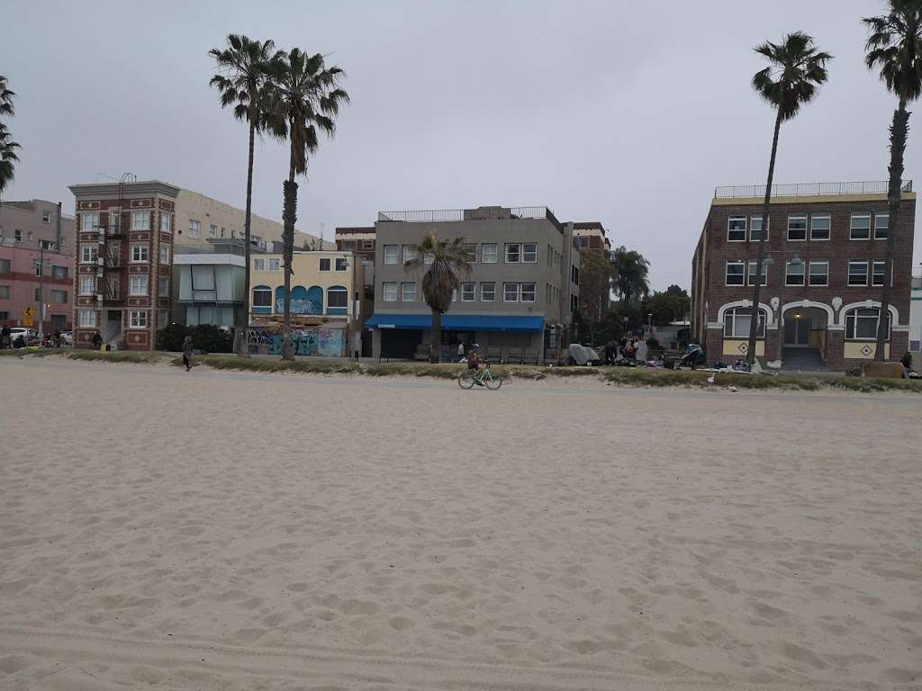 Su Casa At Venice Beach | 431 Ocean Front Walk, Venice, CA 90291, USA | Phone: (310) 452-9700