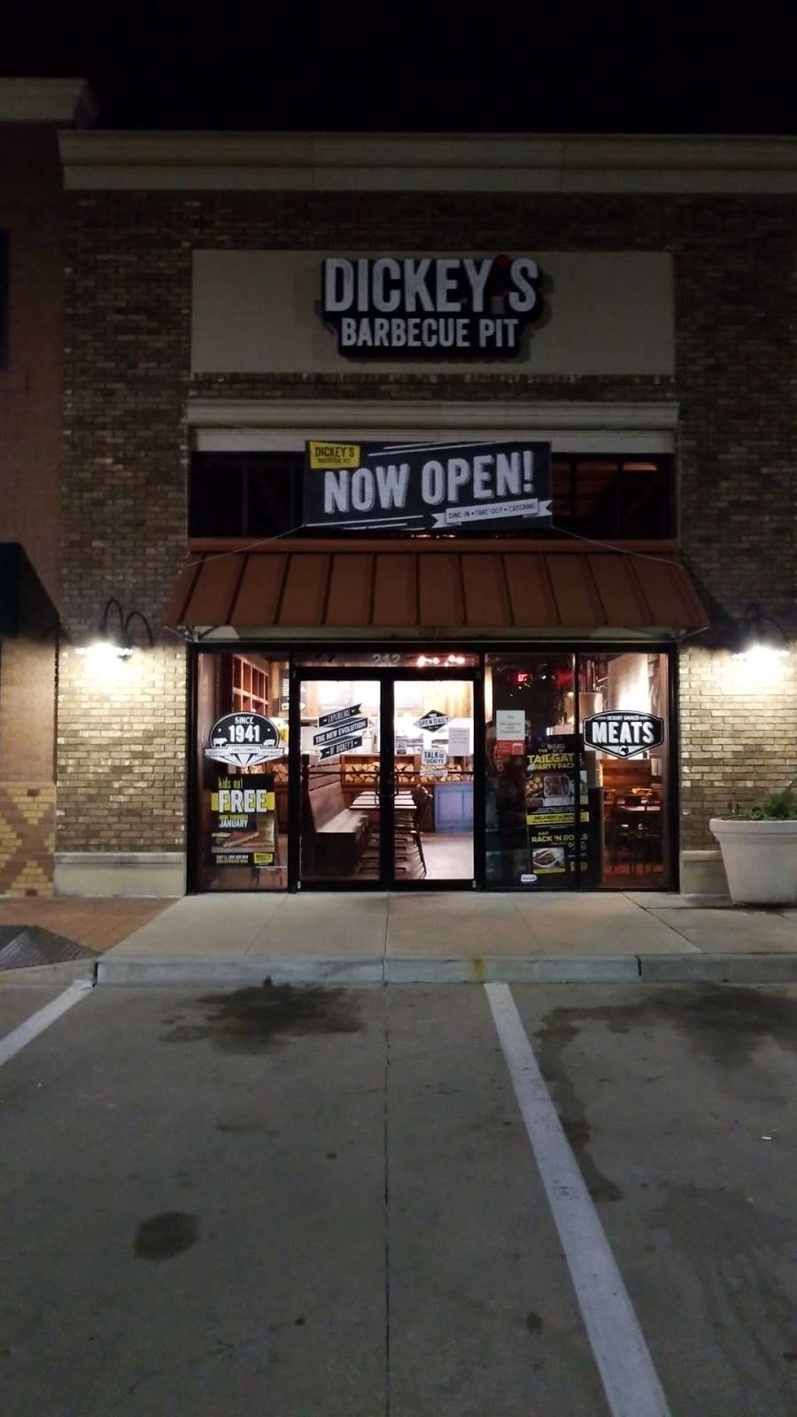 Dickeys Barbecue Pit | 4280 Lavon Dr #212, Garland, TX 75040, USA | Phone: (469) 250-1415