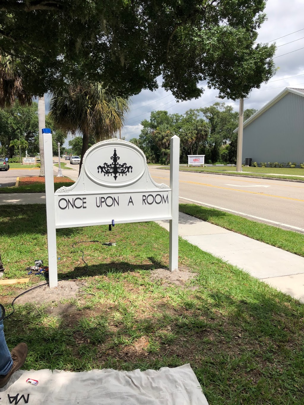 Once Upon A Room | 210 7th St W, Palmetto, FL 34221, USA | Phone: (941) 212-4014