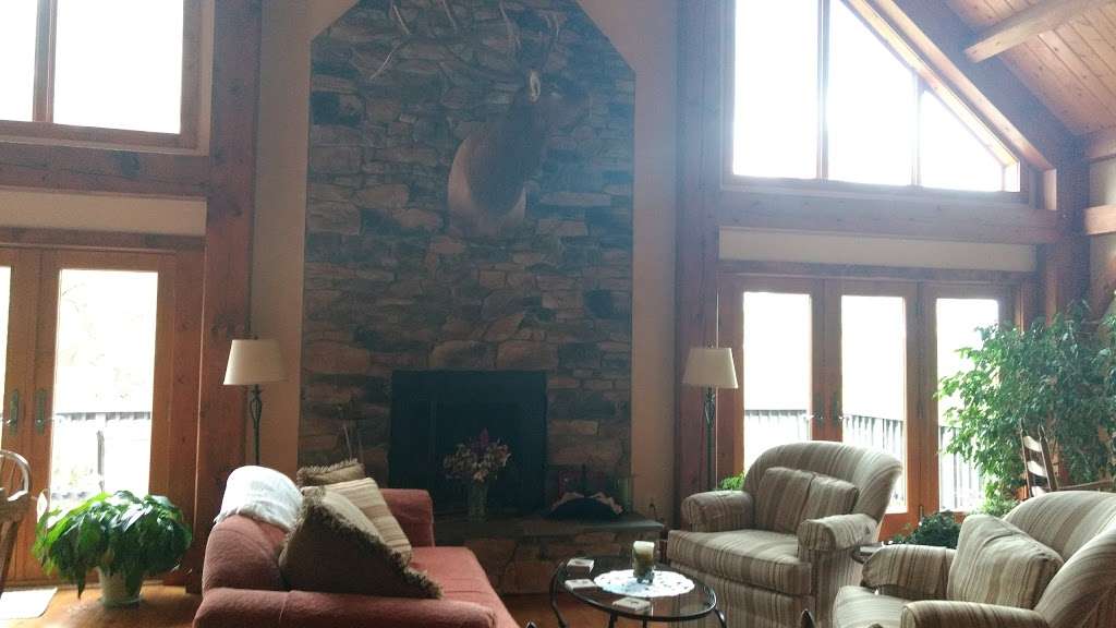 Bear Feet Retreat | 1857, 13291 Appalachian Ln, Purcellville, VA 20132, USA