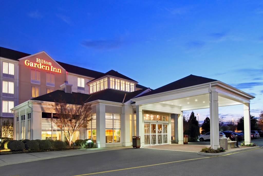 Hilton Garden Inn Chesapeake/Greenbrier | 1565 Crossways Blvd, Chesapeake, VA 23320, USA | Phone: (757) 420-2515