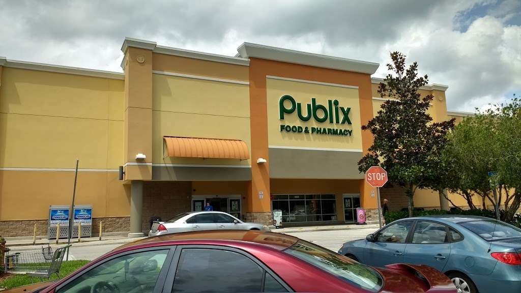 Publix Pharmacy at Corner Lakes Plaza | 16825 E Colonial Dr, Orlando, FL 32820, USA | Phone: (407) 568-1631