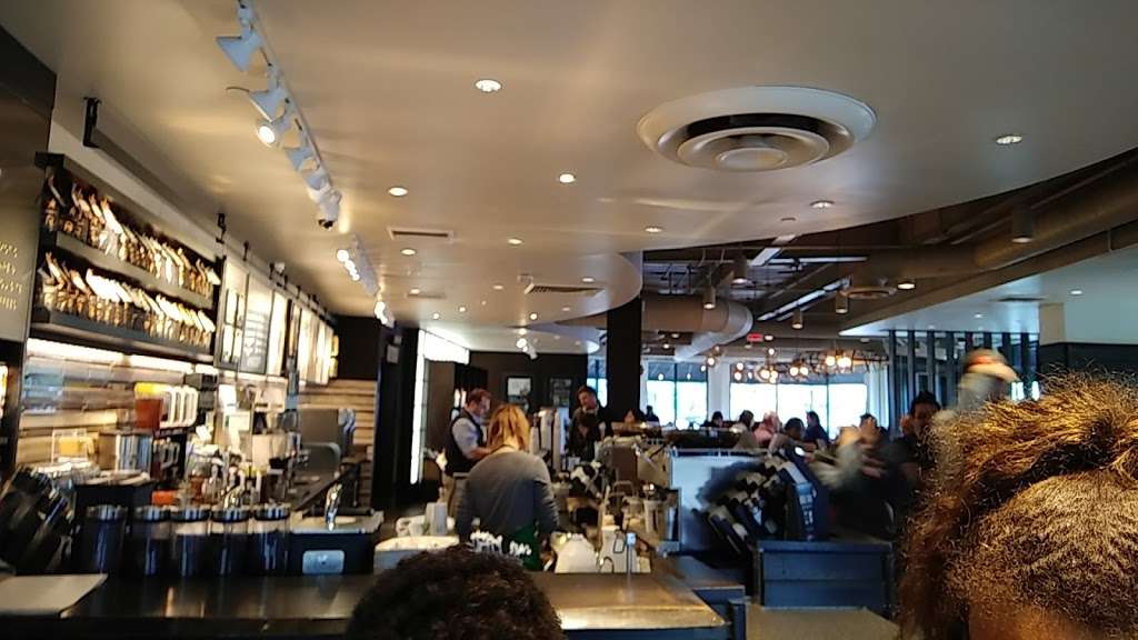 Starbucks | 601 N Martingale Rd, Schaumburg, IL 60173, USA | Phone: (847) 605-0476