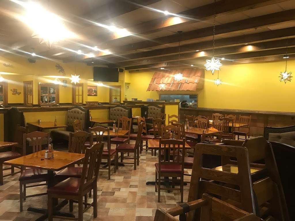 El Toro Loco Mexican Bar & Grill | 1706 Village West Pkwy, Kansas City, KS 66111, United States | Phone: (913) 400-3050