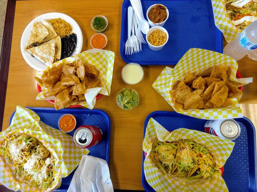 Tio Chpies Taqueria | 1683, 9235 Crawfordsville Rd, Clermont, IN 46234 | Phone: (317) 820-5860