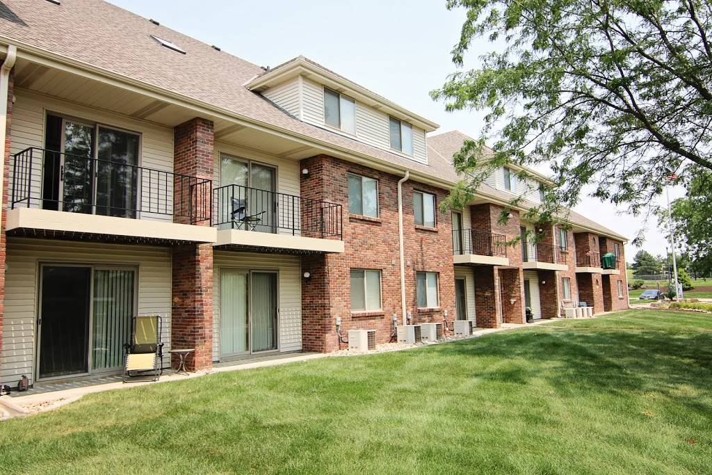 Fountain Glen Apartments | 6157 NW 2nd Cir, Lincoln, NE 68521, USA | Phone: (402) 436-3452