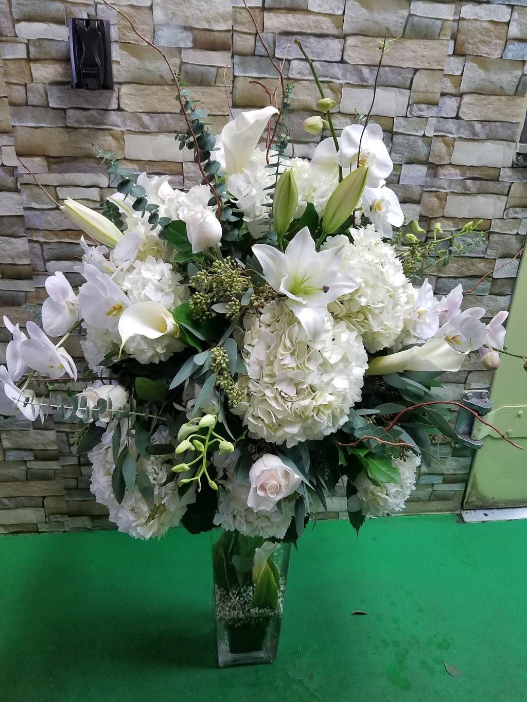 Artistic East Orlando Florist | 9906 E Colonial Dr, Orlando, FL 32817, USA | Phone: (407) 275-5633