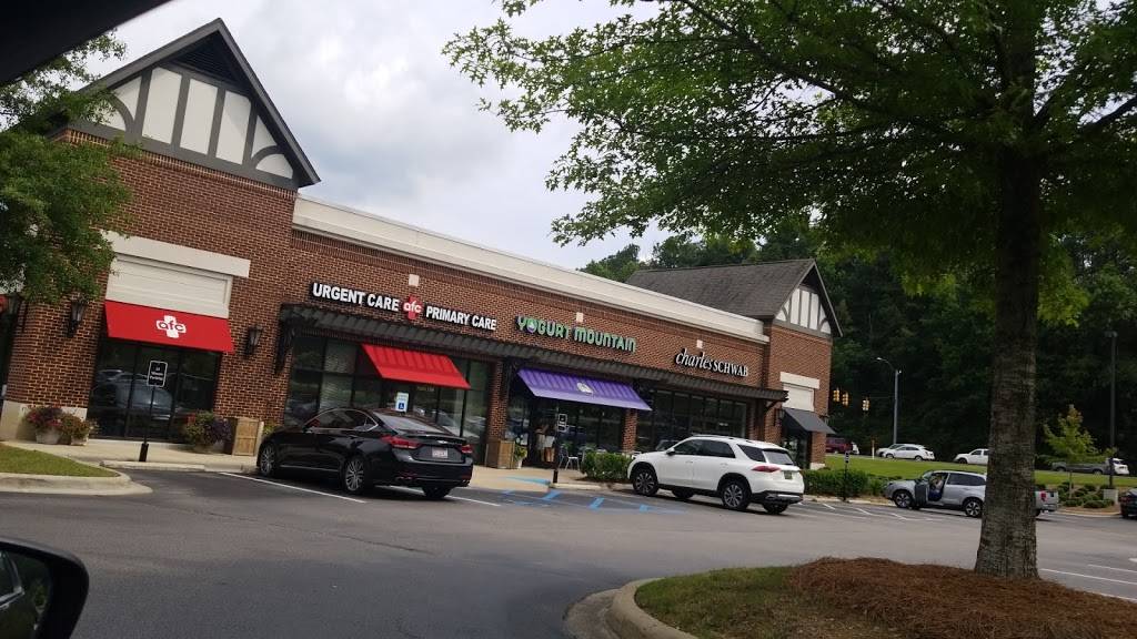 Cahaba Village | Cahaba Village Plaza, Mountain Brook, AL 35243, USA | Phone: (205) 939-3111