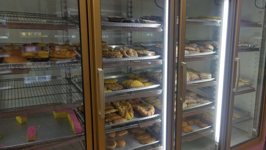 Elianas Bakery | 2509 W McFadden Ave # A, Santa Ana, CA 92704, USA | Phone: (714) 835-7748