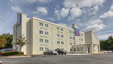 Motel 6 York North | 125 Arsenal Rd, York, PA 17404, USA | Phone: (717) 843-8181