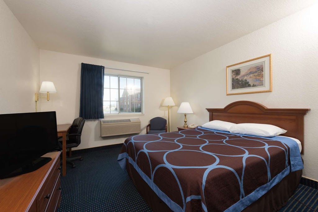 Super 8 by Wyndham Greenfield | 2100 N State St, Greenfield, IN 46140, USA | Phone: (317) 462-8899