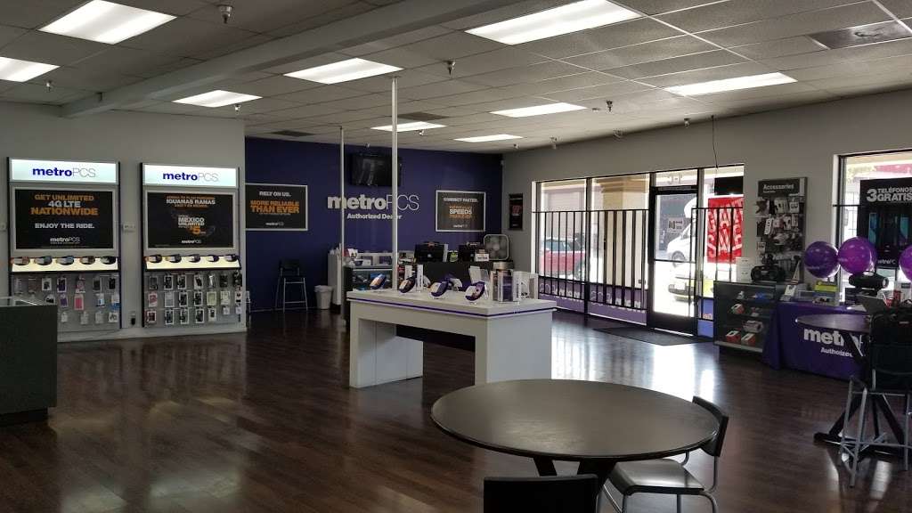 Metro by T-Mobile | 2097 E Washington St, Colton, CA 92324, USA | Phone: (909) 777-0021