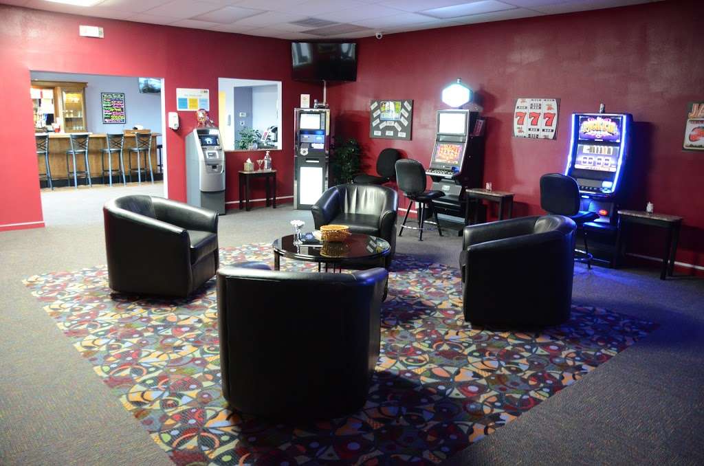 Logan Avenue Slots And Lounge | 6543 Joan Dr, Belvidere, IL 61008, USA | Phone: (815) 547-0777