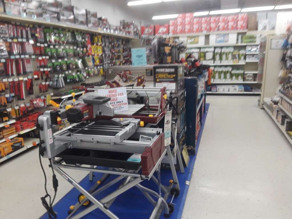 Harbor Freight Tools | 7411 E Independence Blvd, Charlotte, NC 28227, USA | Phone: (704) 569-0145