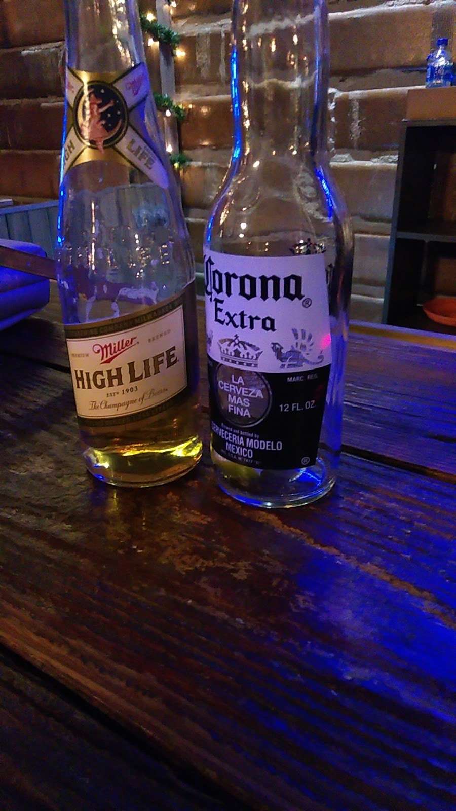 Holleys Restaurant & Lounge | 804 S Halleck St, De Motte, IN 46310, USA | Phone: (219) 987-5400 Holleys Restaurant & Lounge | 804 S Halleck St, De Motte, IN 46310, USA | Phone: (219) 987-5400