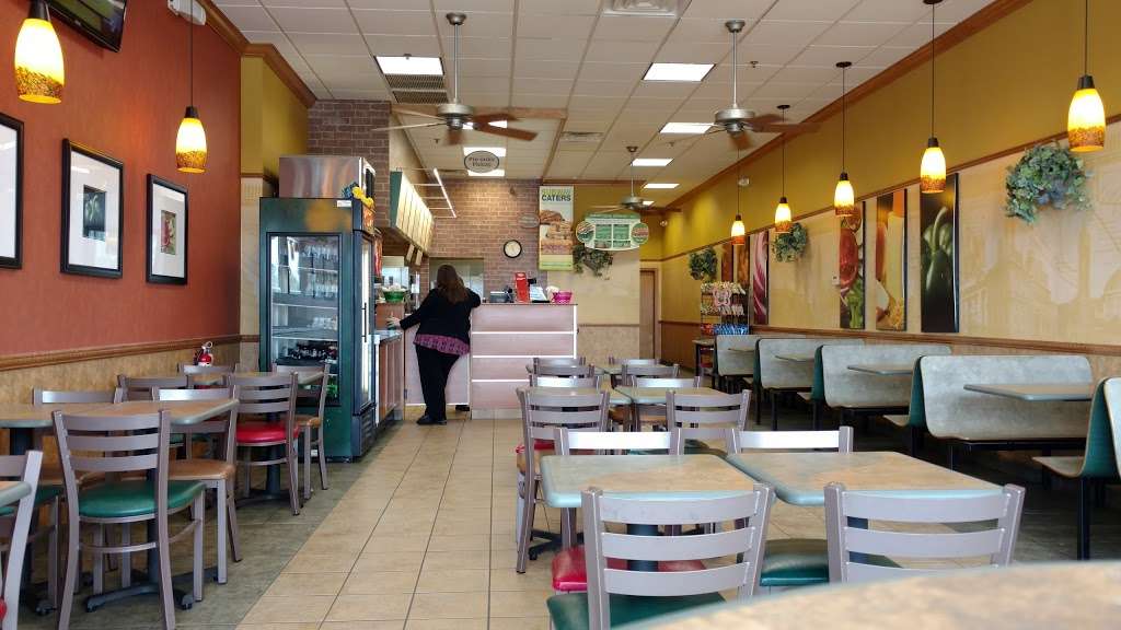 Subway Restaurants | 214 Crossings Blvd, Elverson, PA 19520 | Phone: (610) 913-1150