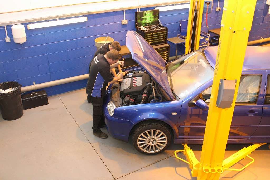 VGS Volkswagen Group Specialist | Unit 1a, Layhams Farm, Layhams Rd, Keston BR2 6AR, UK | Phone: 01959 575214