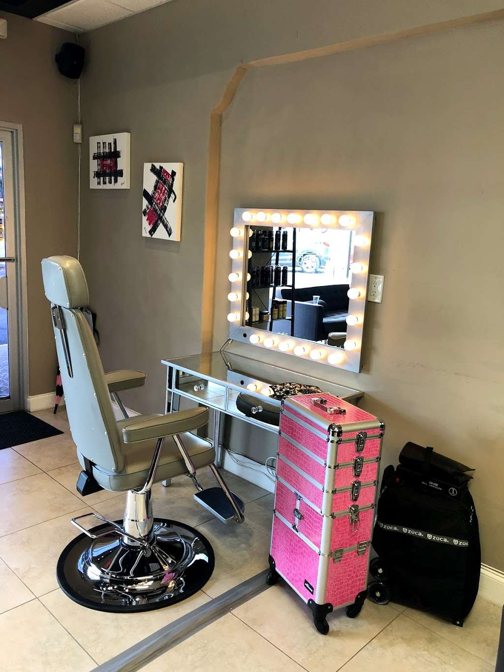 Viva Socila Hair Studio | 2800 N Federal Hwy #300, Boca Raton, FL 33431 | Phone: (561) 672-7894