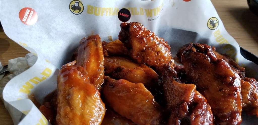 Buffalo Wild Wings | 2727 Mercantile Dr #502, Rosenberg, TX 77471, USA | Phone: (281) 342-9464