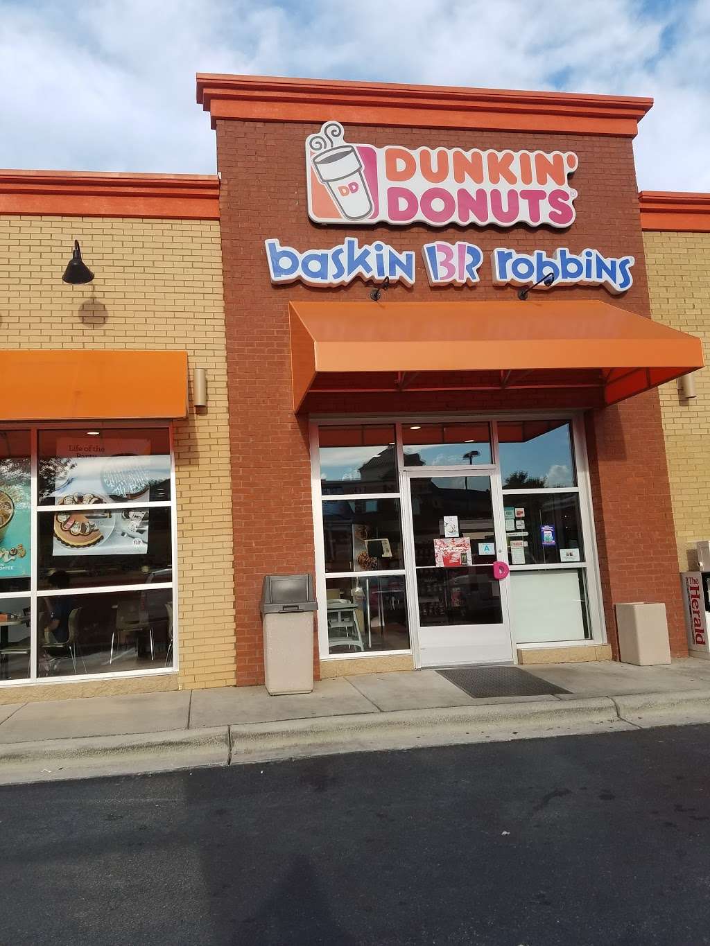 Dunkin | 2677 Celanese Rd, Rock Hill, SC 29732, USA | Phone: (803) 980-3865