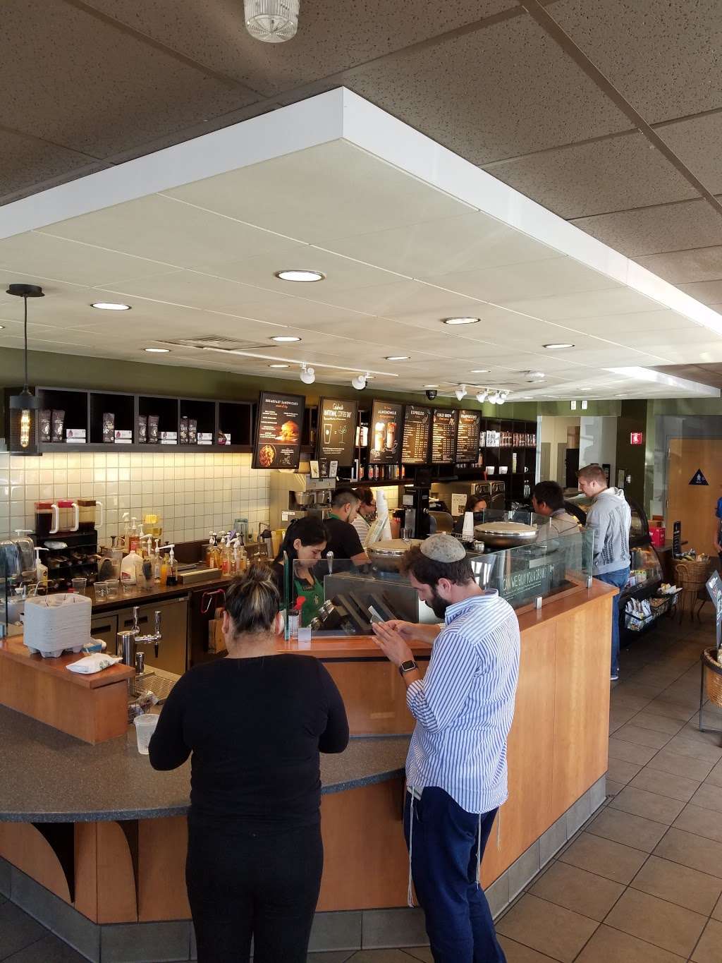 Starbucks | 185 98th Ave, Oakland, CA 94603, USA | Phone: (510) 632-6348