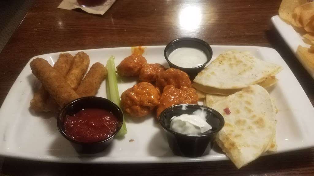 Applebees Grill + Bar | 6925 FM 1960, Humble, TX 77346, USA | Phone: (281) 852-6055