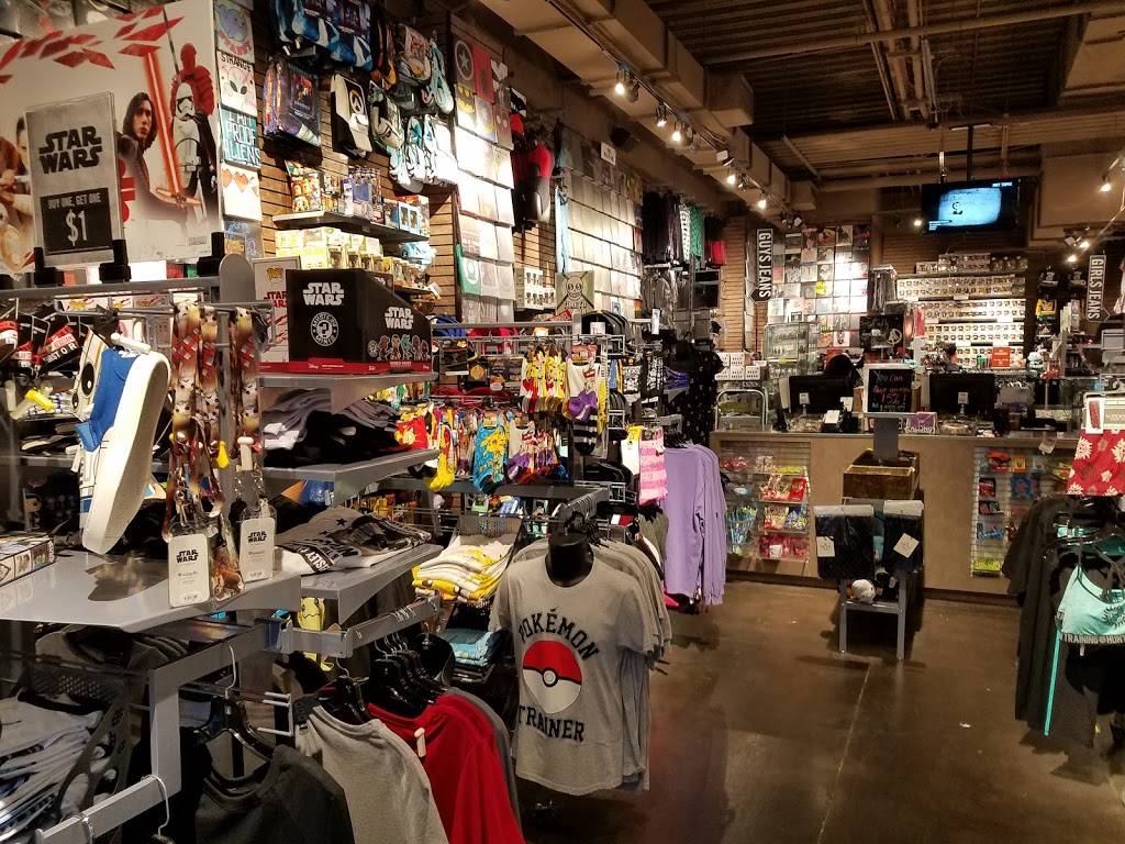 Hot Topic | 6623 Las Vegas Blvd S Unit 138, Las Vegas, NV 89119, USA | Phone: (702) 407-0495