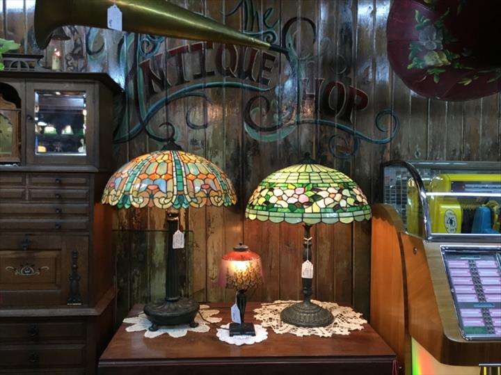 Aly Antiques | 74 N Oak St, Manteno, IL 60950 | Phone: (708) 516-9685