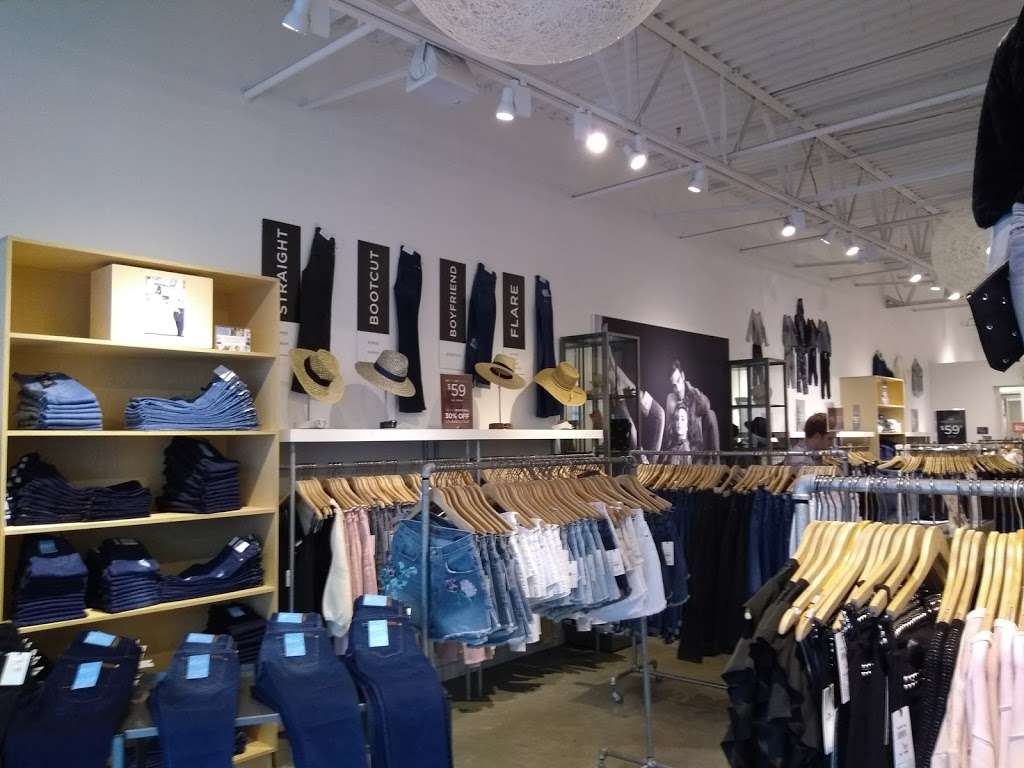 7 For All Mankind Outlet | 2742 Livermore Outlets Dr, Livermore, CA 94551, USA | Phone: (925) 443-4343