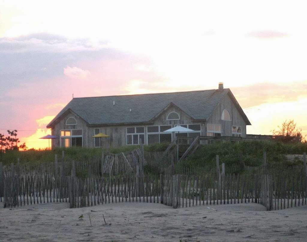 Lighthouse Vacation Properties | 301 W Walk, Saltaire, NY 11706, USA | Phone: (631) 583-0350