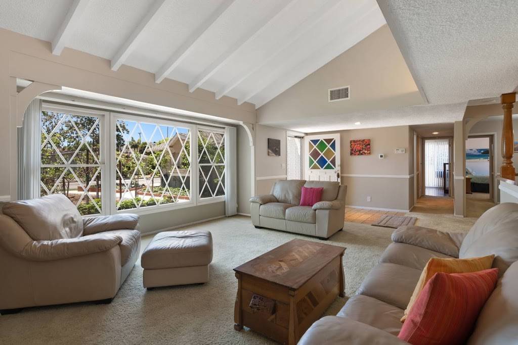 Meadowbrook Realty | 12471 Montecito Rd, Rossmoor, CA 90720, USA | Phone: (562) 746-3235