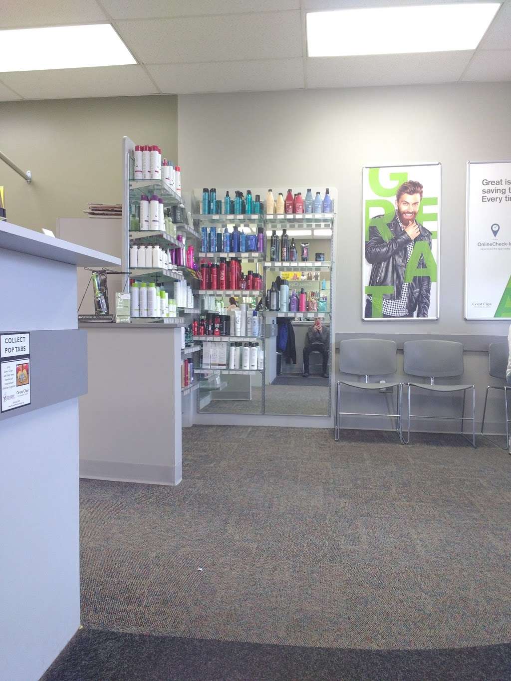 Great Clips | 600 S County Farm Rd Ste 150, Wheaton, IL 60187, USA | Phone: (630) 871-9964