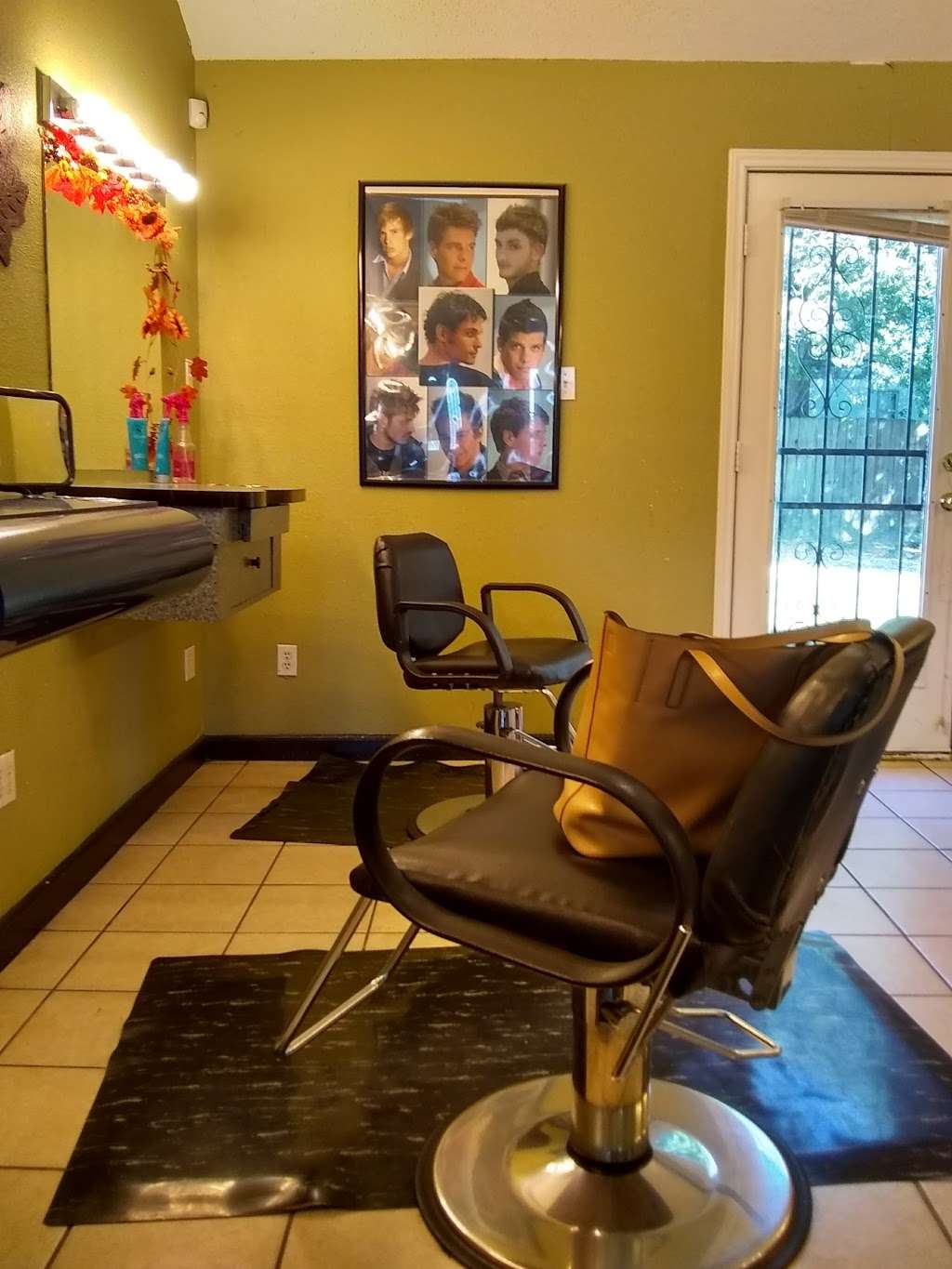 Smile Cuts | 15327 Woodforest Blvd, Channelview, TX 77530, USA | Phone: (281) 452-4332