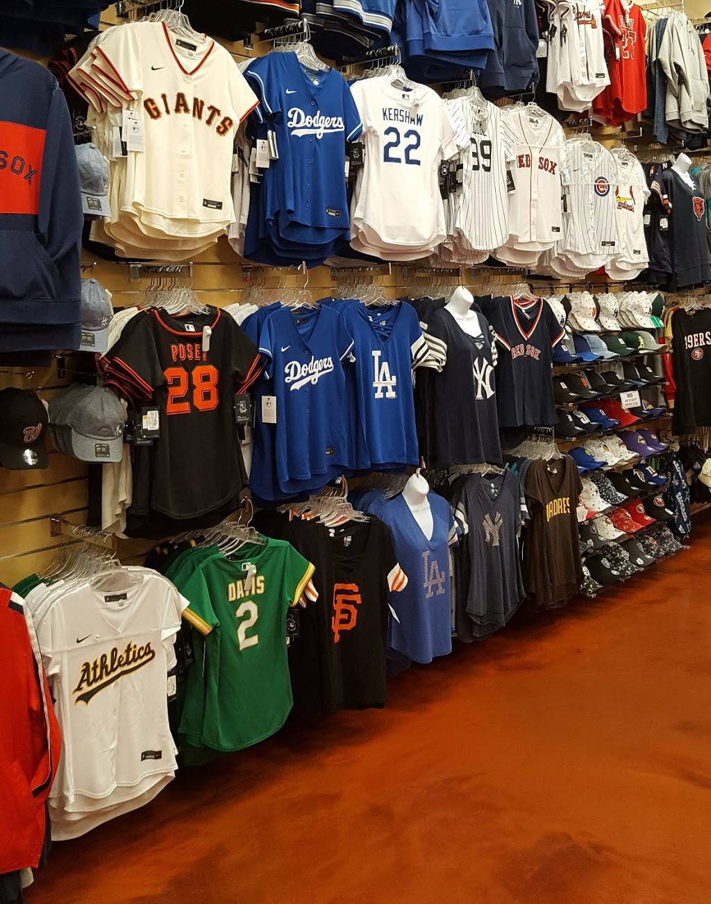 Sports Station | 707 E Shaw Ave, Fresno, CA 93710, USA | Phone: (559) 229-6842