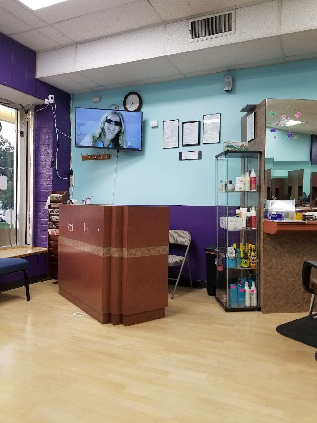 Fantastic hair salon | 4915 57th Ave, Bladensburg, MD 20710, USA | Phone: (301) 277-2545
