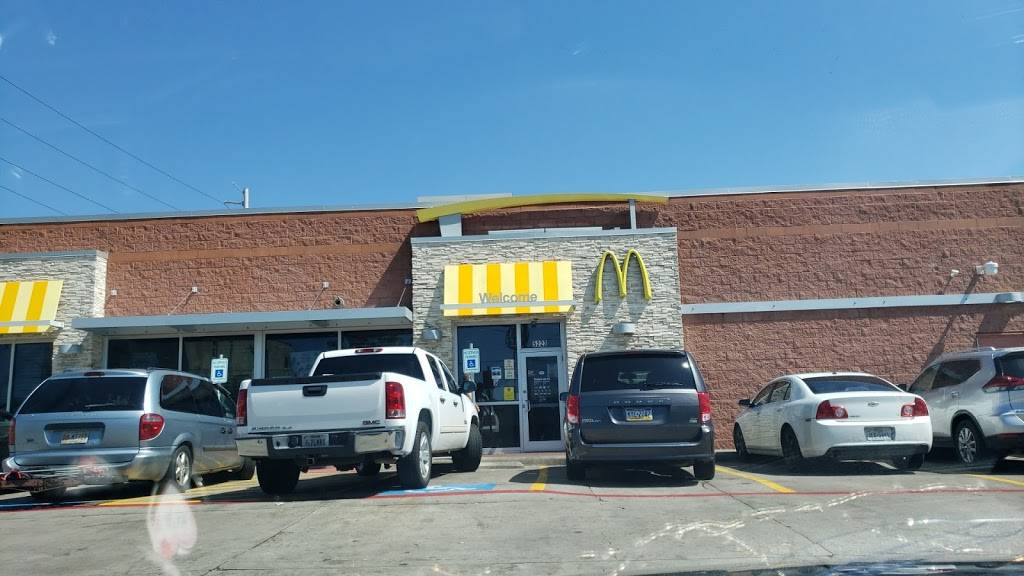 McDonalds | 5223 Broadway Avenue J, Galveston, TX 77551, USA | Phone: (409) 974-4364