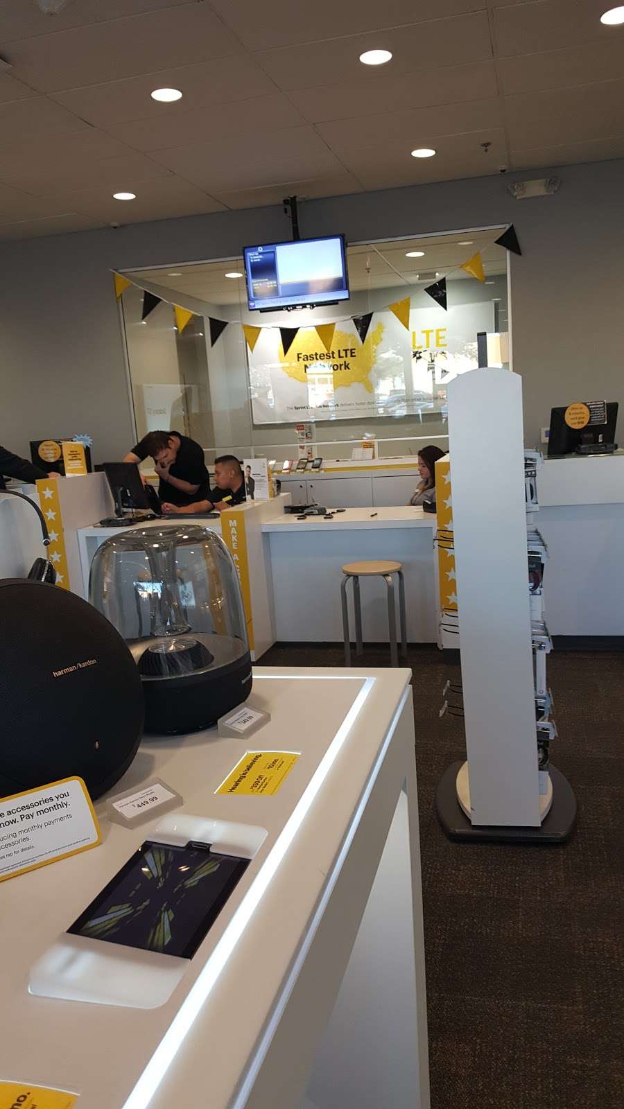 Sprint Store | 255 E Basse Rd Ste 1524, San Antonio, TX 78209, USA | Phone: (210) 832-5300