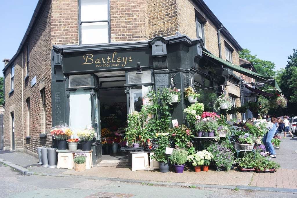 Bartleys Flowers Ltd | 82 Dulwich Village, London SE21 7AJ, UK | Phone: 020 8693 3048