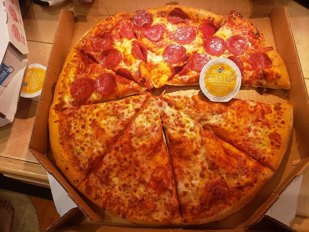 Dominos Pizza | 1200 W Broad St Ste A, Groveland, FL 34736, USA | Phone: (352) 429-4500